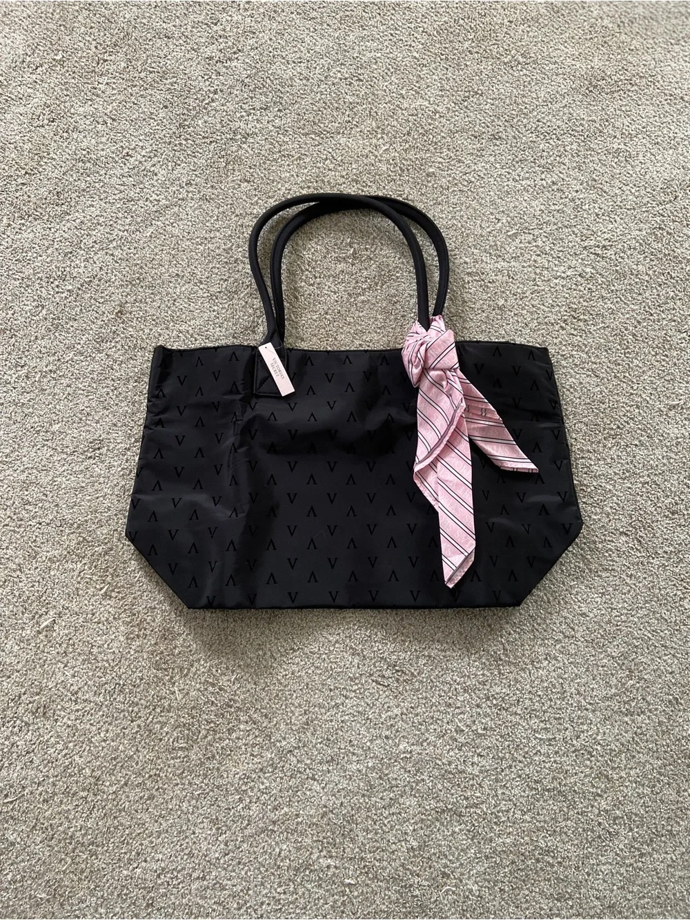 Victoria Secret Black Bag with Pink Scarf NWT - Picture 2 of 13